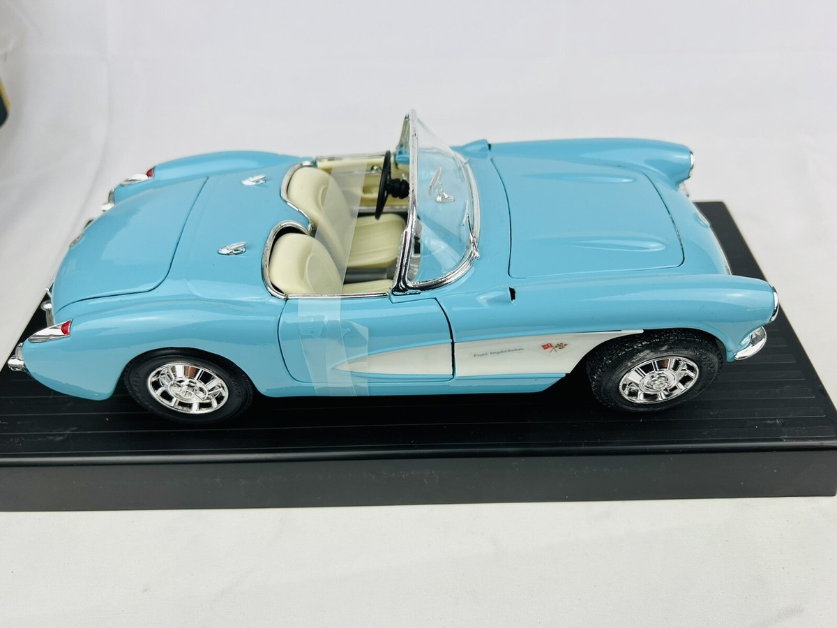 Road Tough 1/18ミニカー シボレーコルベット　1957 レッド Vintage 1957 Chevrolet Corvette 1:18 Scale Road Tough Die