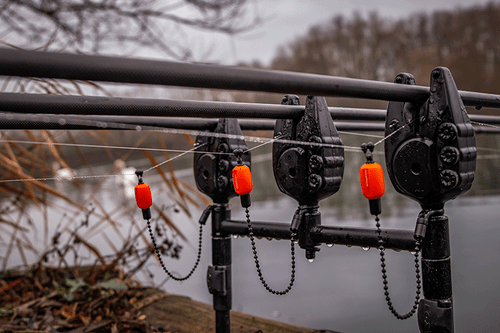 Fox Black Label Dinky Bobbins Bissanzeiger Swinger Karpfen Einhänger Alle Farben - Bild 2 von 16