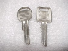 Two Nos 69 70 71 72 Up International Harvester Ihc Keys Scout Travelall Pickup