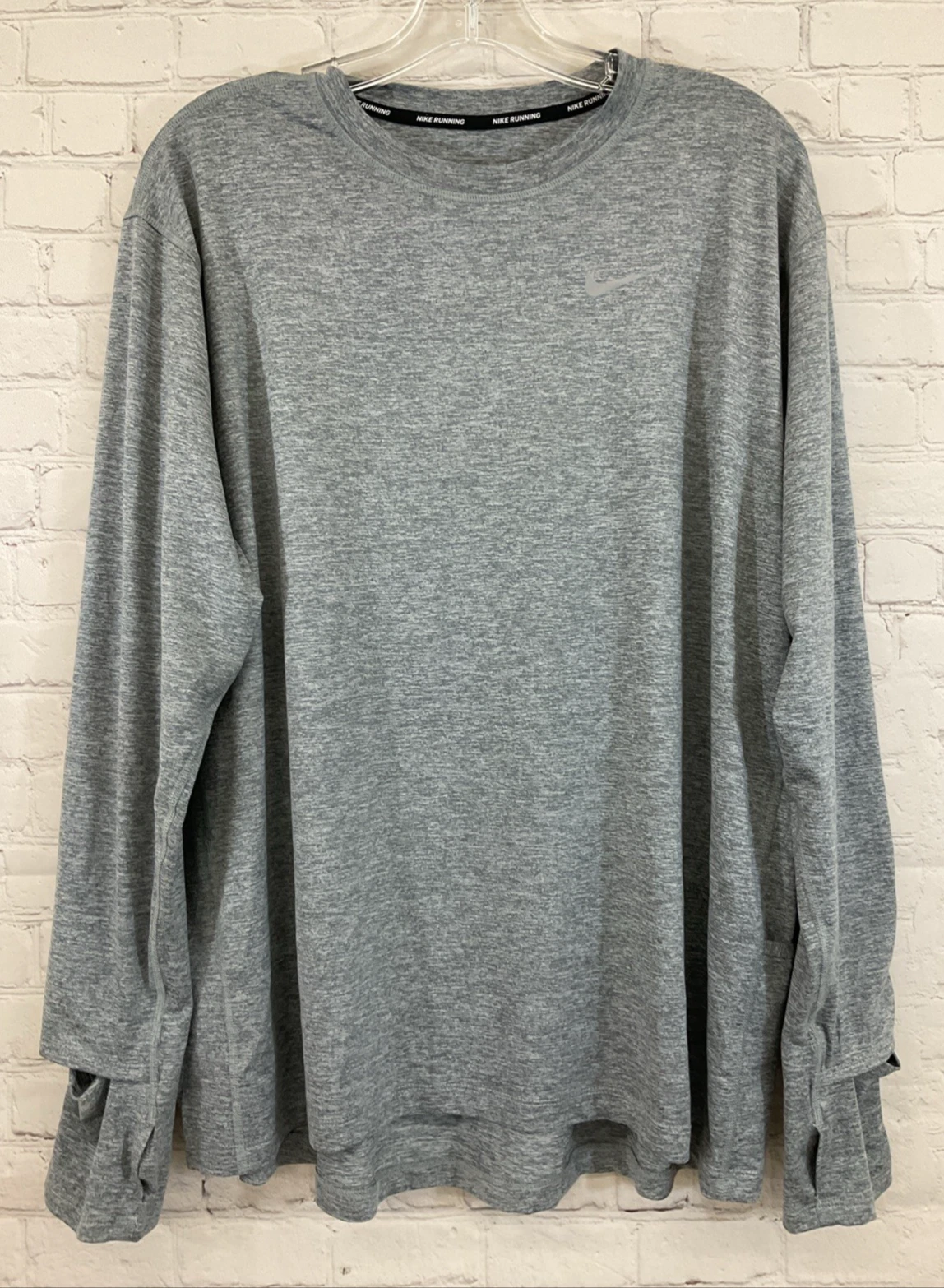 Nike CU3277-084 Women's DRI-FIT Element Crew Long-Sleeve Shirt Grey XXL 2XL