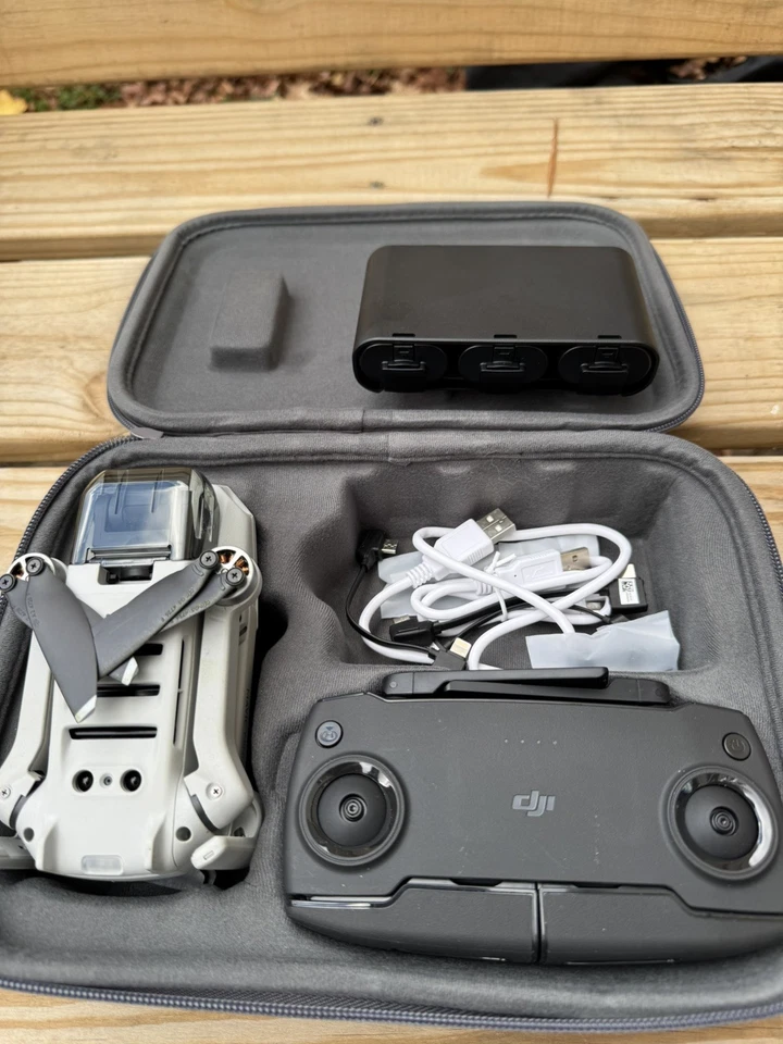 DJI Mavic Mini, Fly More Combo (3 baterías adicionales) USADO Foto 2 de 4