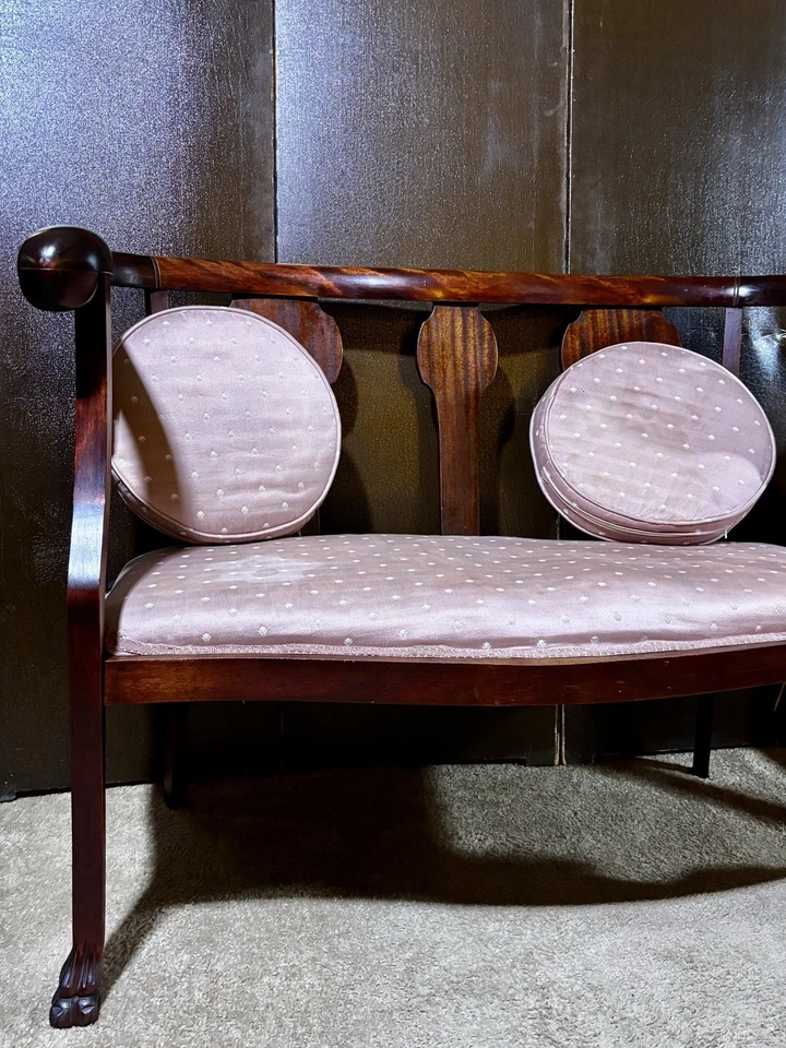 Sofá victoriano serpentino arco de buey caoba rosa polvorienta tapizado asiento de resorte Foto 3 de 4