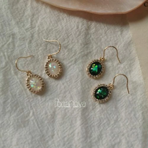 Orecchini di lusso pendenti monachelle bianchi