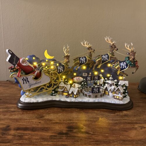 Danbury Mint Santa's Big Night Ny Yankees Sleigh Over The Yankees Stadium NEW