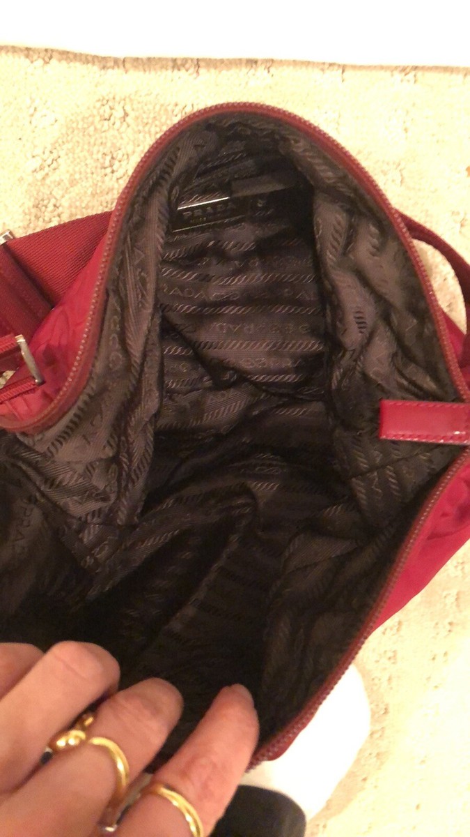 PRADA Vintage BR1094 Early 2000s Vela Sport Shoulder Bag Red PRADA Vintage BR1094 Early 2000s Vela Sport Shoulder Bag Red