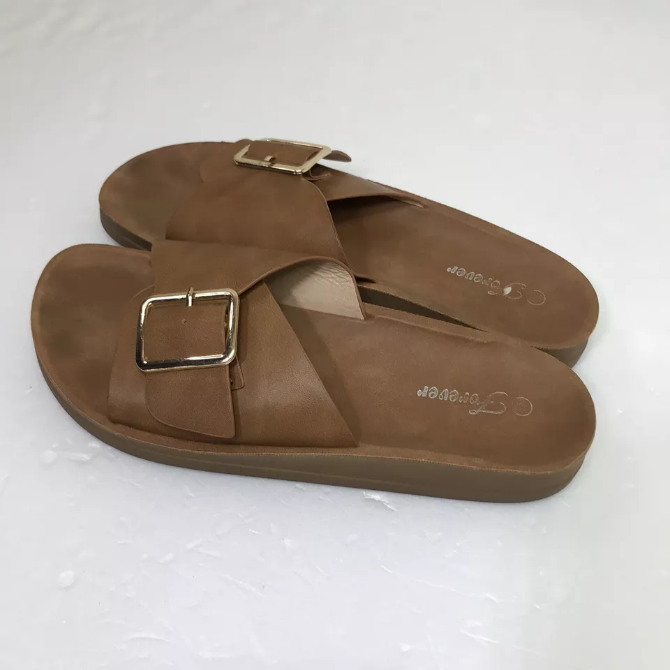 Forever women's tan brown buckle vegan leather Luis 15 sandals Size 7.5 - Image 2 of 4