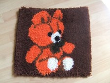 Knüpfbild Knüpfteppich Wandbild - fertig geknüpft - Handarbeit - Motiv Teddybär