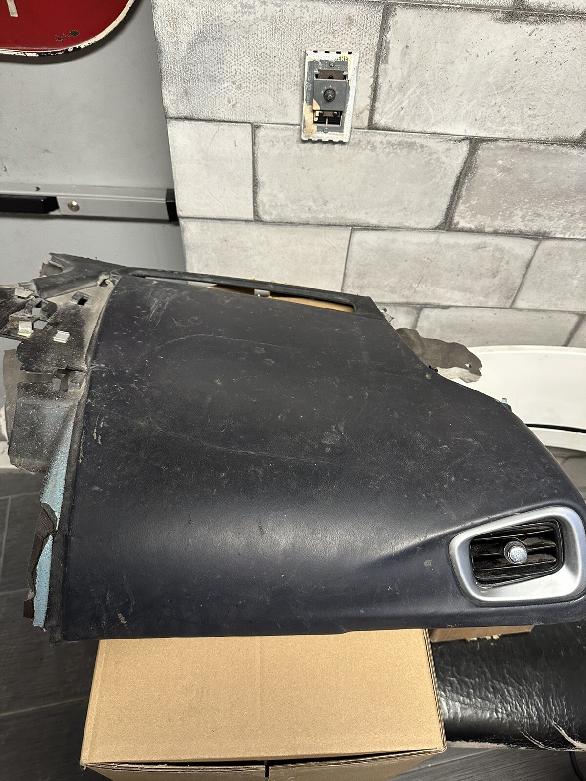 2018 aston Martin DB 11 front dashboard passenger side