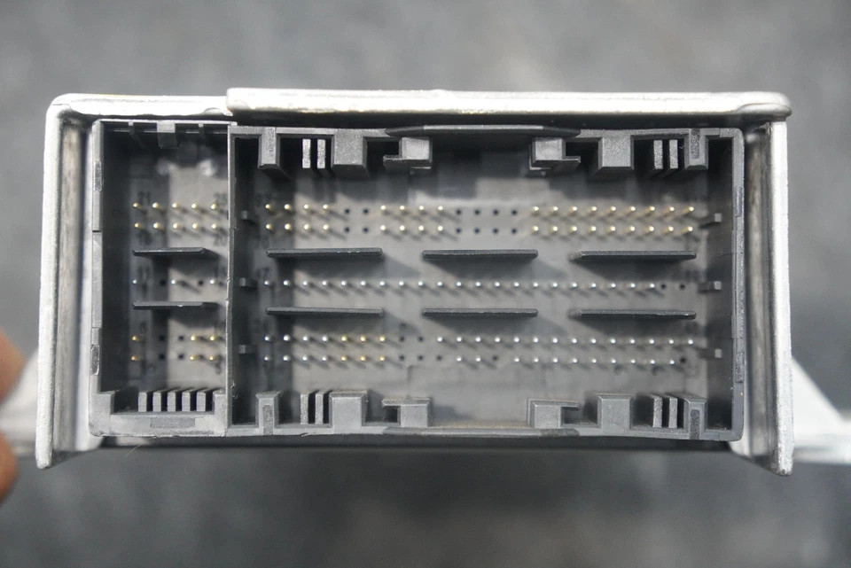 Bolsa de seguridad de retención de aire módulo de control informático ECU 65775A19AC4 BMW M8 F92 2022 Foto 3 de 4