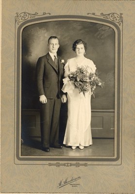 Aberdeen Washington 1920s Wedding Portrait Folder-  H. Henderson Photo