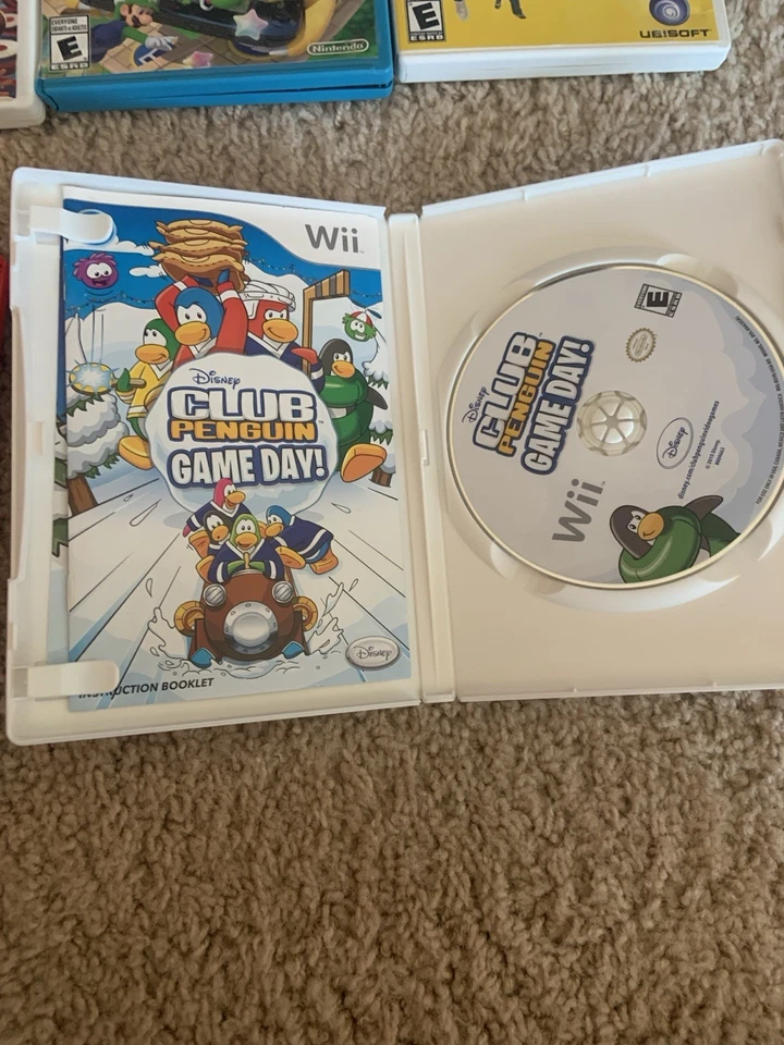 Wii and Wii U Bundle 7/9 Are CIB Tested Working Great Condition Complete - Image 3 of 4