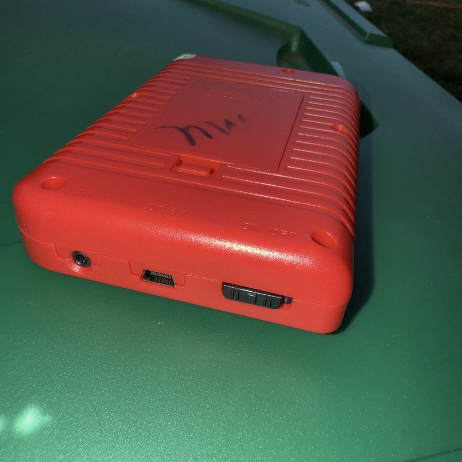 Kiztoys Handheld Game Console GC26-400 Games in One. Vintage Rare-E Needs Charge