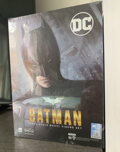 Fondjoy Model DC Batman Deluxe Edition 1/9 Scale Action Figure - Picture 1 of 8