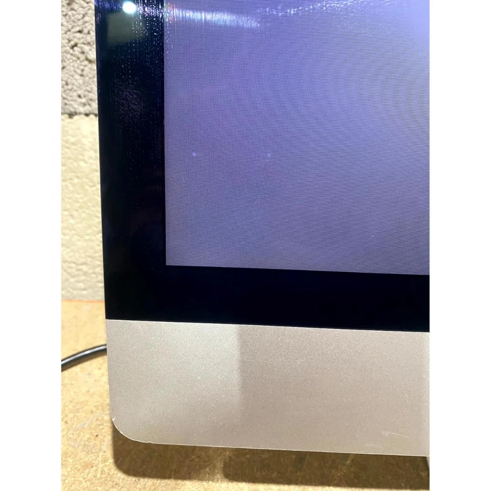 Apple iMac A1418 All-in-One Desktop Only Silver 21.5" IPS Display (8GB + 1TB) - Image 4 of 4