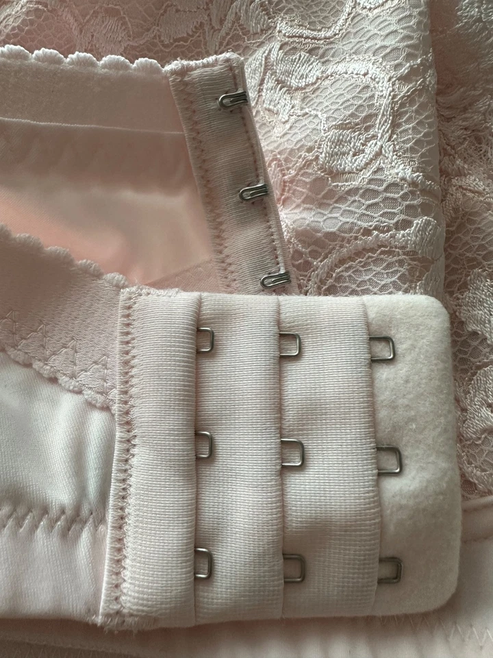 Sujetador Triumph Delicate Doreen N Rosa Claro Talla 40F Sin Cable Soporte de Copa Suave Nuevo Foto 3 de 4