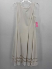 Pre-Owned Calvin Klein White Size 6 Midi Sleeveless Dress