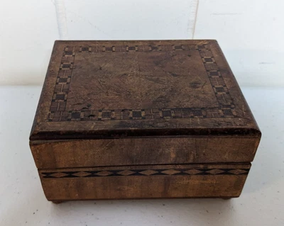 Vintage Japan Marquetry Inlaid Wood Small Jewelry Trinket Keepsake Box Footed - Image 1 of 4