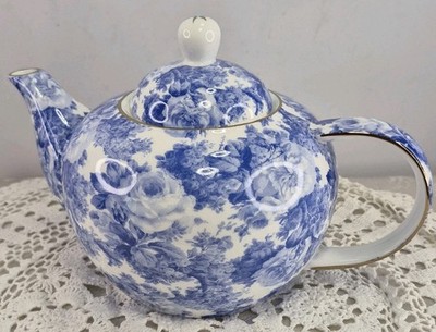 Maxwell And Williams Antique Blue Teapot Approx 14cm High China 2002 With Box