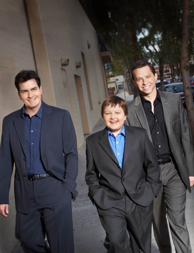 Two and a Half Men - Staffel 1-12 / Die komplette Serie / Gesamtbox # 40-DVD-NEU - Bild 3 von 7