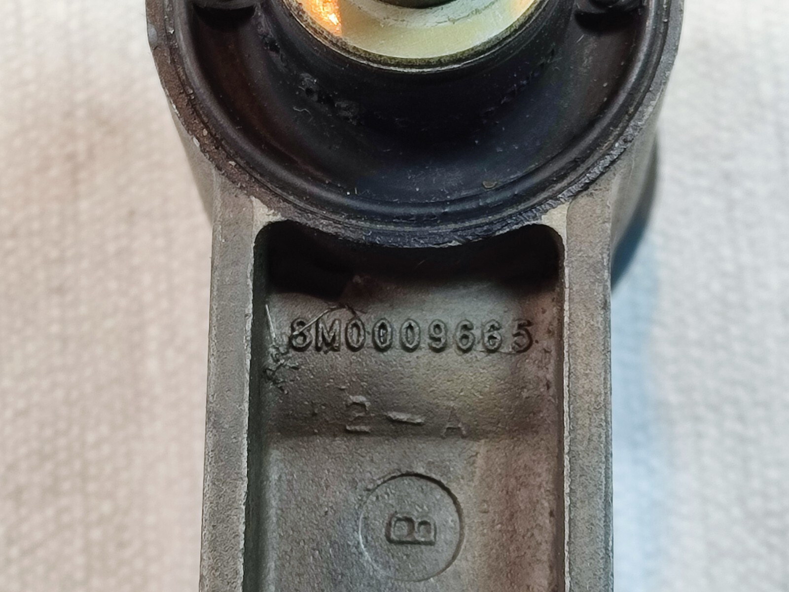 881899, 8M0009665 MOUNT Upper, BOLT (M12 x 154) 42973 2pcs Mercury  