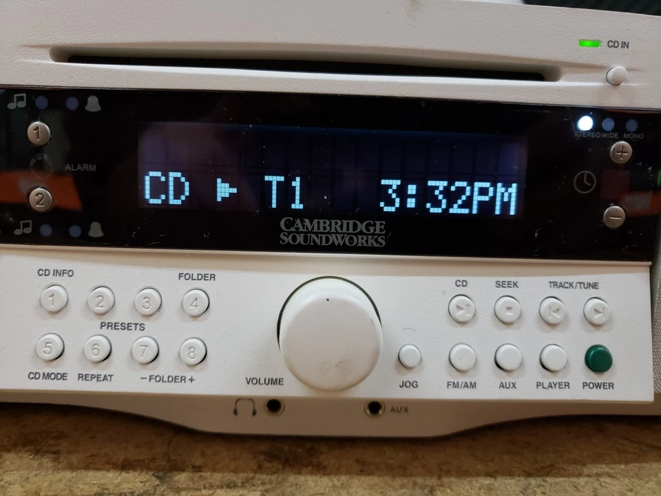 Cambridge Soundworks Radio CD-745 AM/FM CD/AUX Alarm Clock - Tested - Image 3 of 4