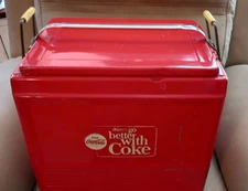 VINTAGE 1960S COCA COLA COOLER THINGS GO BETTER WITH COKE W/HANDLE LOCKING TOP