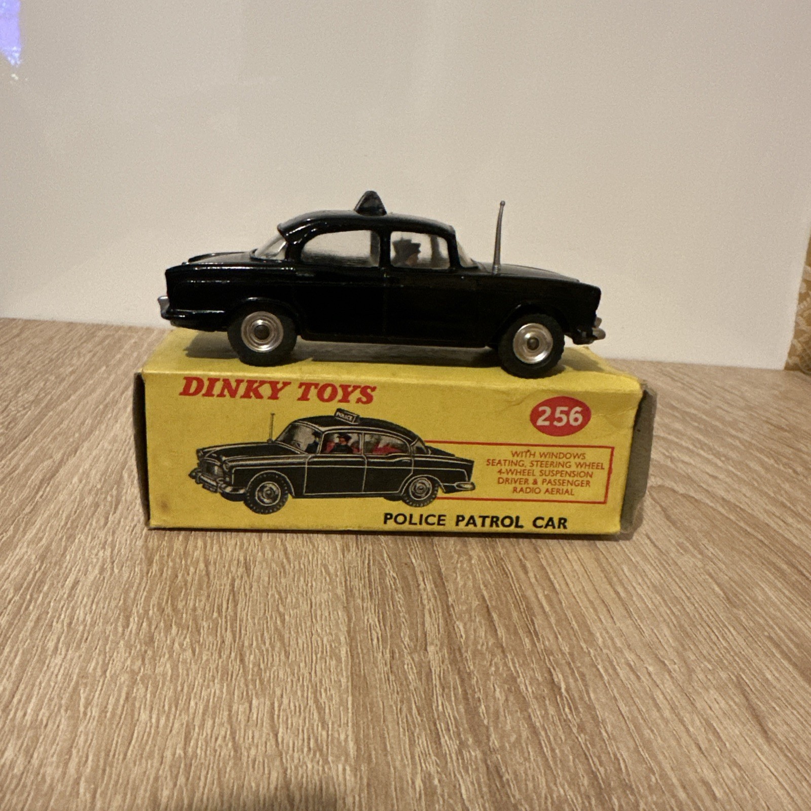 Dinky 256, Humber Hawk Police Car - Free Price Guide & Review