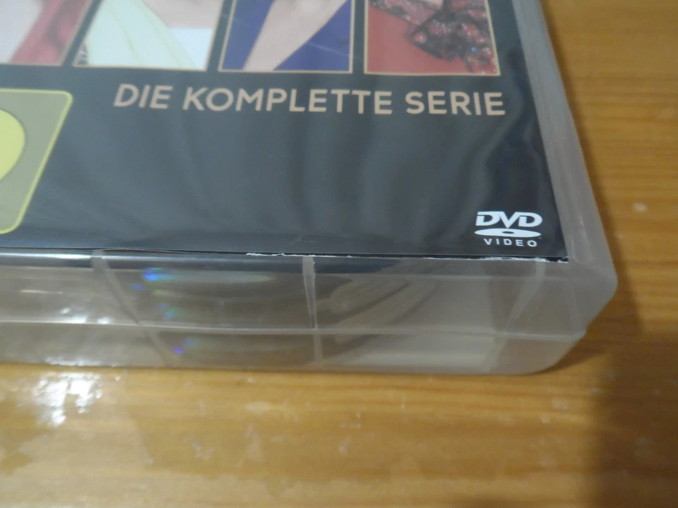 The Golden Girls The Complete Series Season 1-7 DVD German Import English Audio - Image 2 of 4
