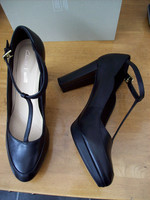 CLARKS CUSHION SOFT KENDRA DAISY BLACK LEATHER HIGH HEEL SHOES UK 7.5  NEW BOXED