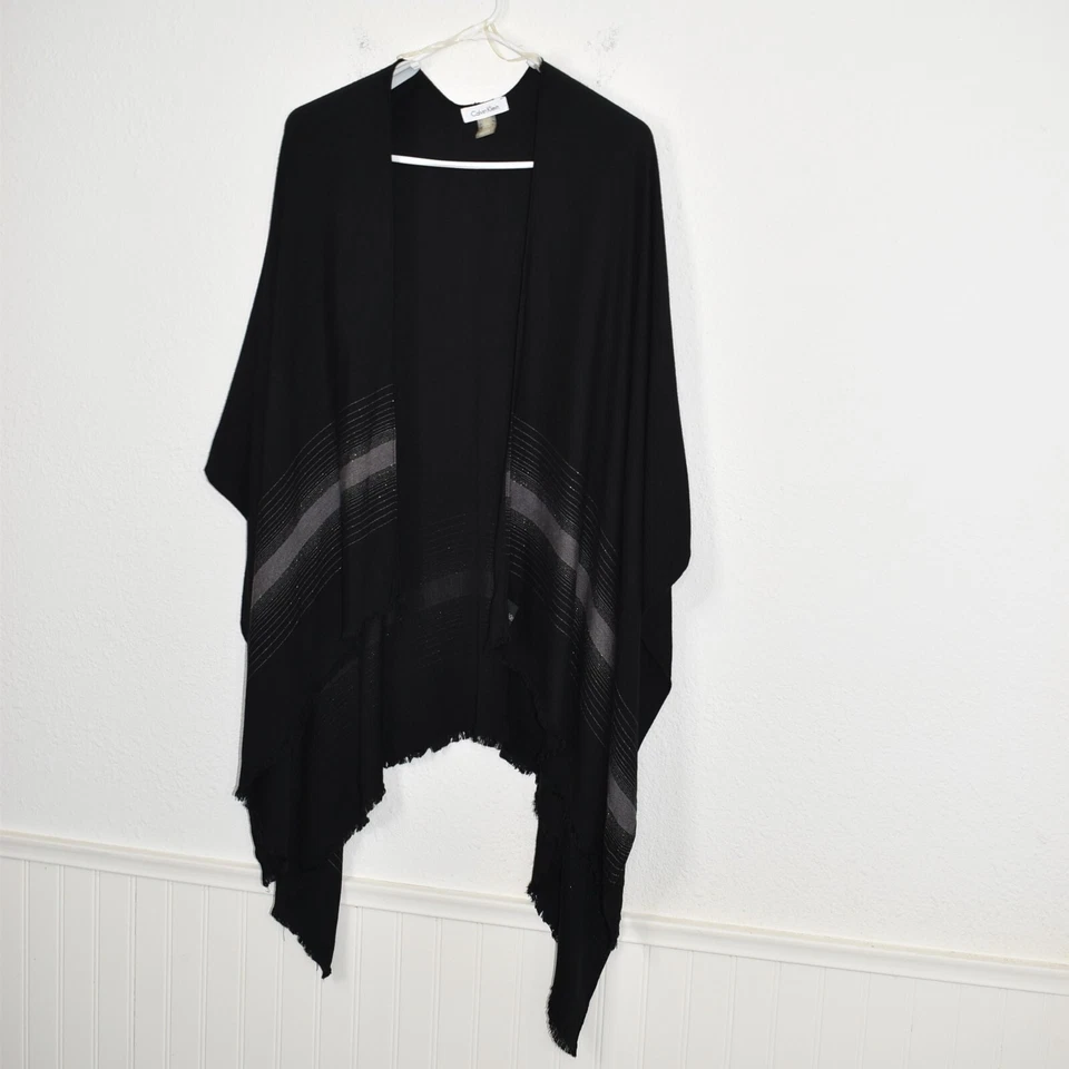 Poncho Calvin Klein Mantón Envolvente Talla O/S Deshilachado Minimalista Neutro Silencioso Lujo Foto 3 de 4