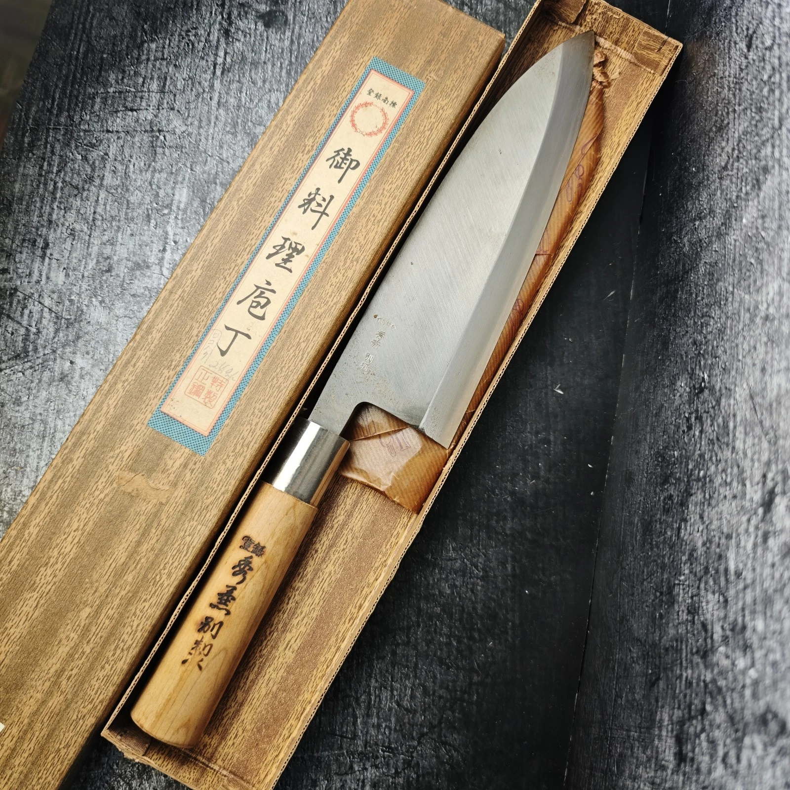 Professional Deba Fish Knife from Japan Carbon Steel Japanese Chef's Knife 569
Opens in a new window