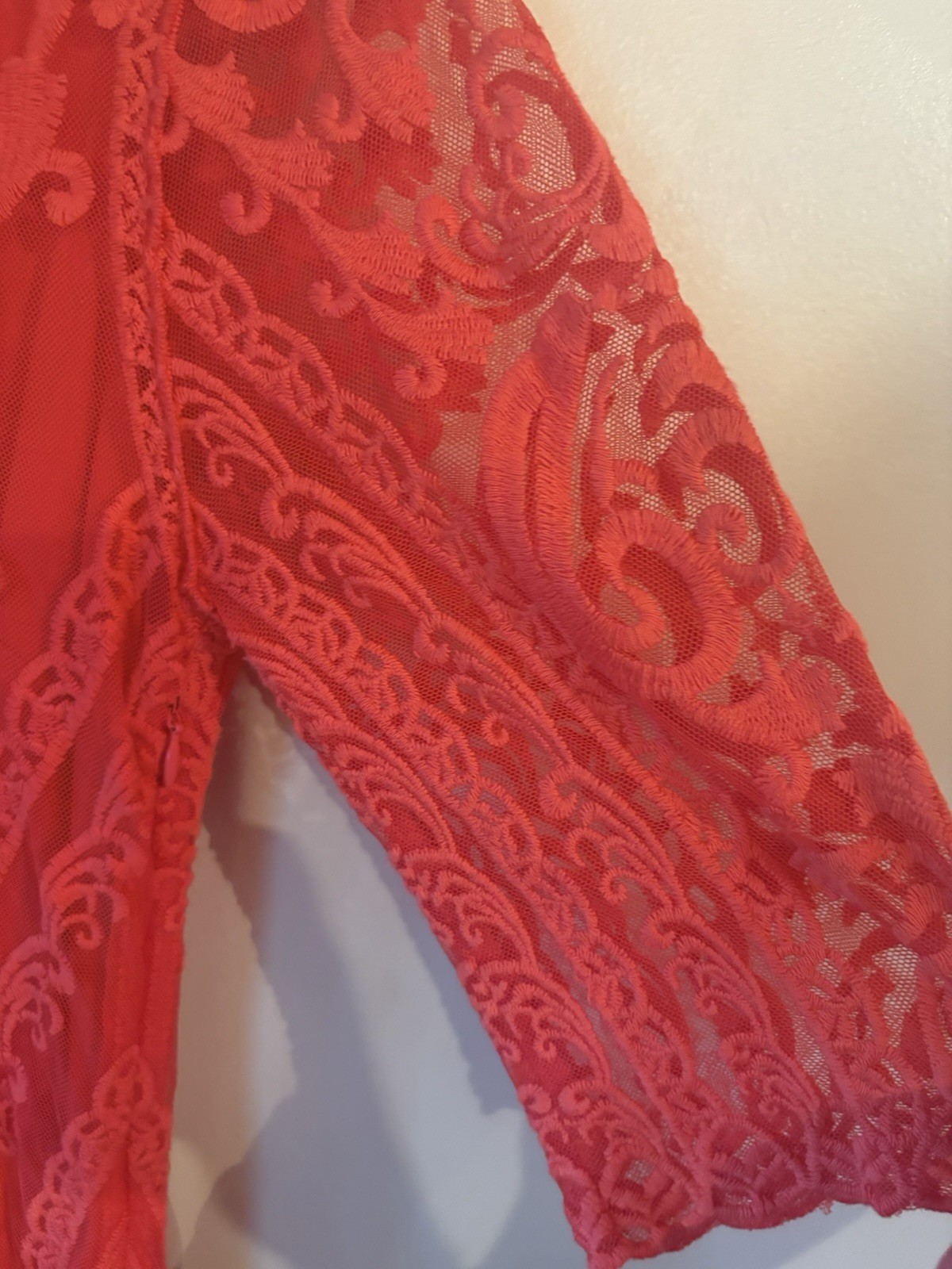 Laundry By Shelli Segal Lace Overlay Salmon Cocktail Dress with 3/4 Sleeves Sz 8