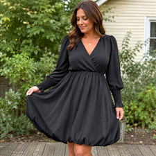 Pretty garden Black V-Neck Puff Long Sleeve Smocked Chiffon Dress size large.