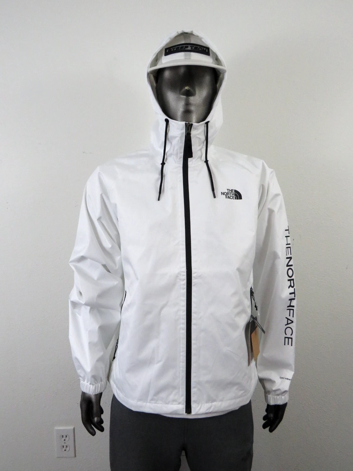 Mens The North Face Novelty Antora Dryvent Waterproof Hoodie Rain Jacket - White
Opens in a new wind