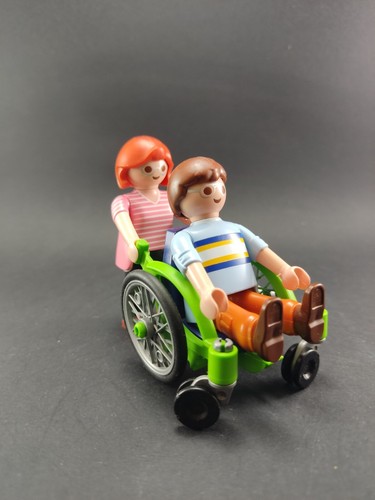 PLAYMOBIL Femme Et Maladie - Photo 2 sur 3