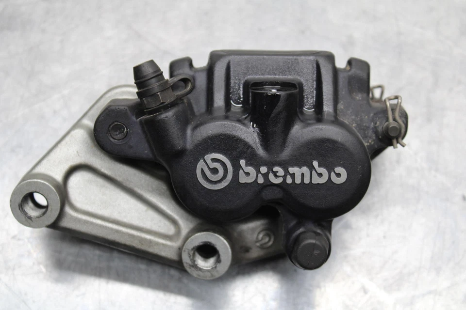 Juego de pinzas de freno delanteras derecha izquierda Ducati Monster S2R 2005 par de pinzas BB557 Foto 2 de 4