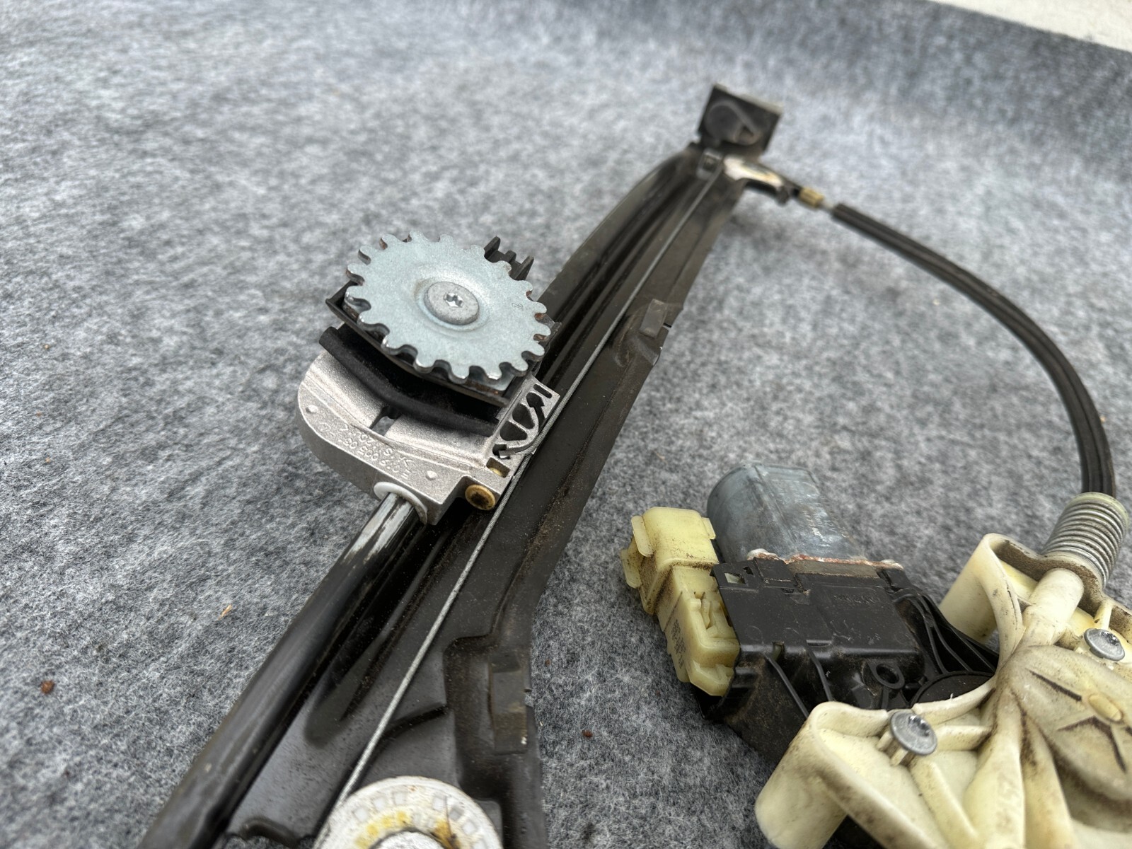 FRONT RIGHT WINDOW REGULATOR W/MOTOR OEM 67K 14-19 MASERATI QUATTROPORTE GTS