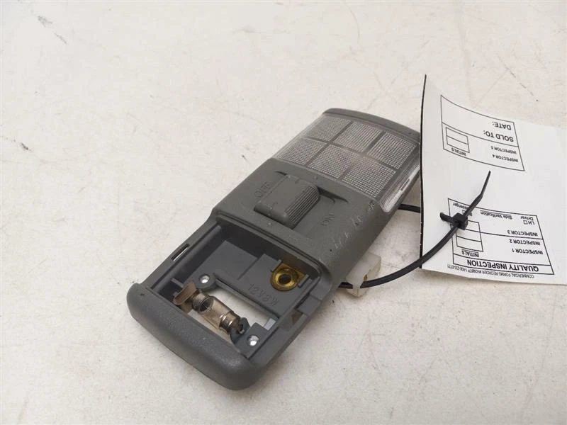 Luz domo techo trasero mitsubishi montero 1992-200 Foto 3 de 4