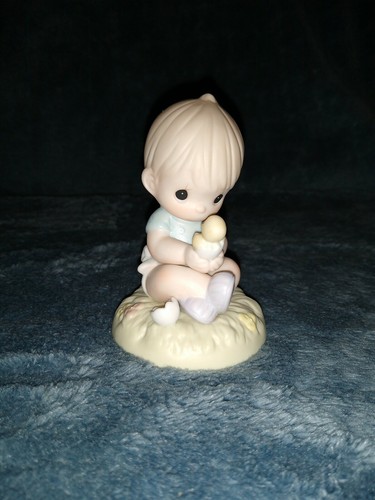 Precious Moments Figurine 272469 ln box I Believe In Miracles - Picture 2 of 5