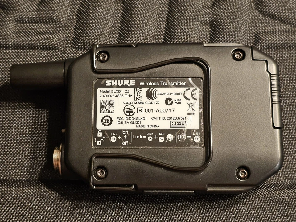 Shure GLXD4-Z2 Digital Receiver & GLXD1 Z2 Bodypack & Sm35 Headworm Mic & Case  - Image 4 of 4