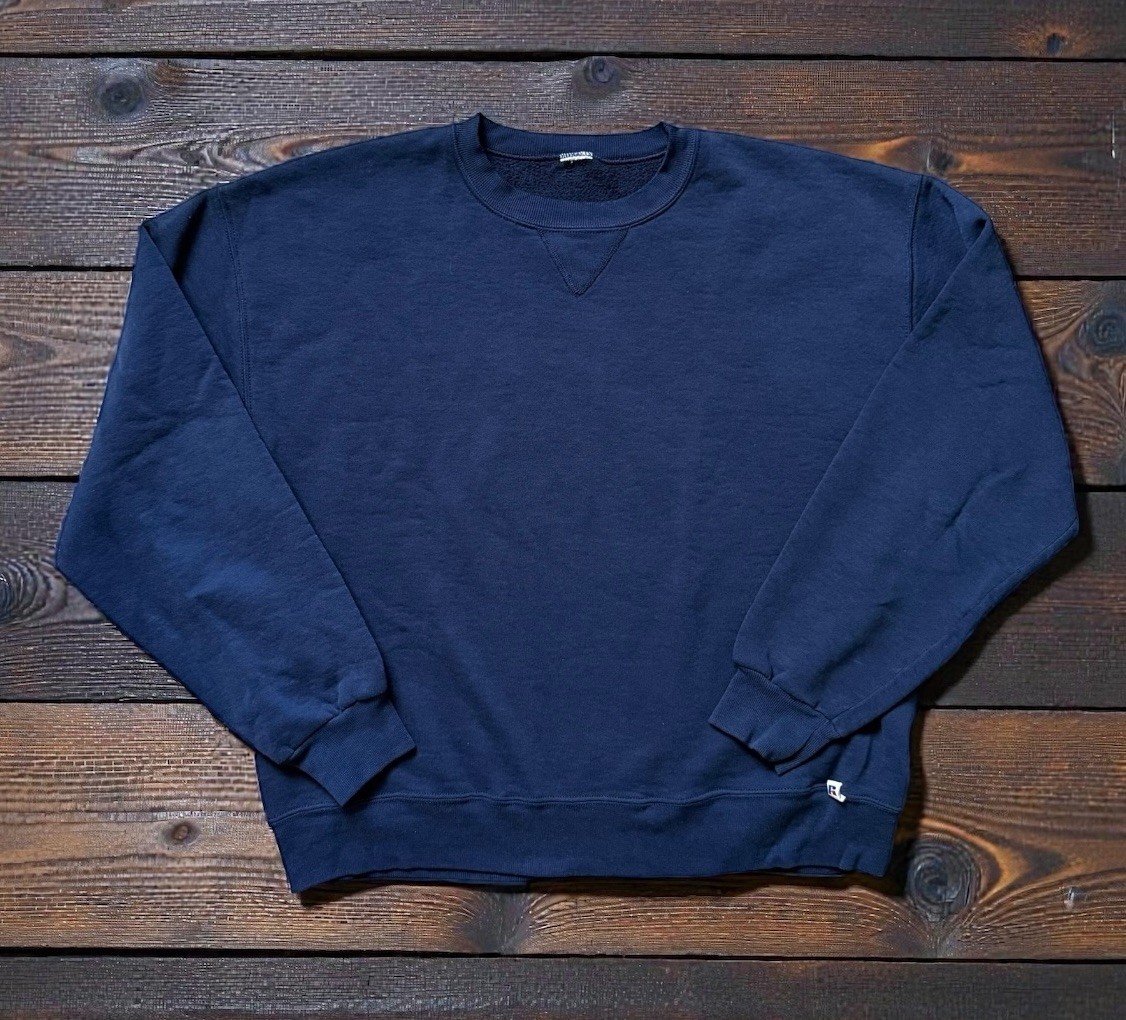 Vintage 90’s Russell Athletic Navy Essential Blank Crewneck Fits XL Boxy