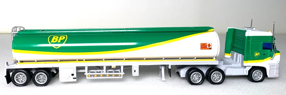 Matchbox BP DAF 3300 Space Cab escala blanco 1:100 inventario # 4829 CCY13-M (S3-4). Foto 2 de 4