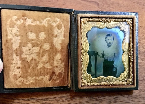 Antique Daguerreotype Union Case With Photo Of Little Boy