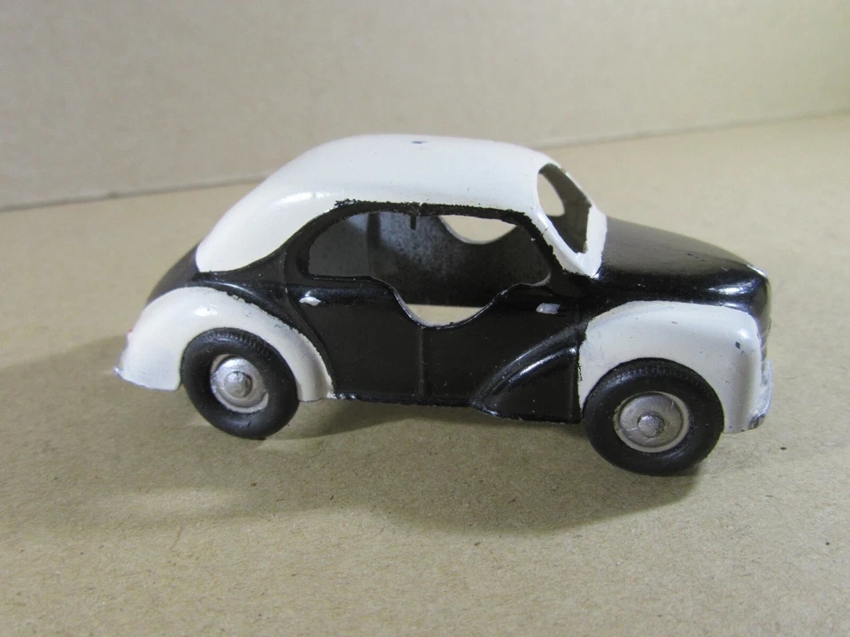 850R 1957'S CIJ 3/49 France Renault 4cv Police Parisienne Repaint 1:45 - Image 3 of 4