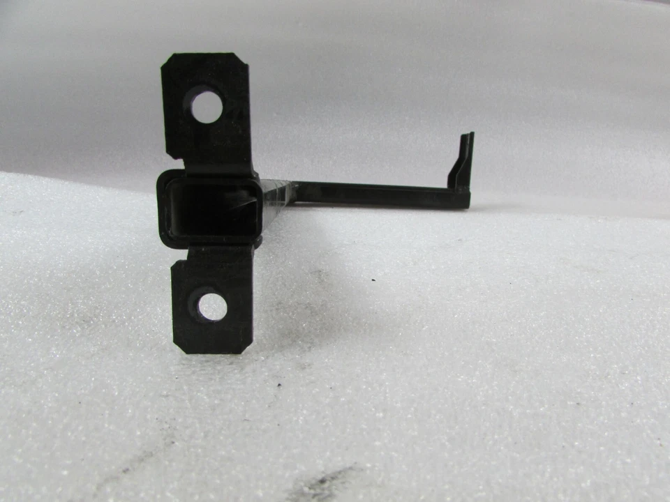 Ferrari 599 GTB, Soporte Botella Refrigerante, Usado, P/N 68574500 Foto 3 de 4