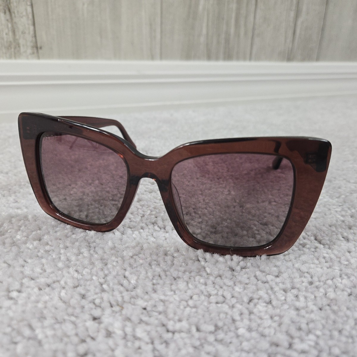 Diff Womens Sunglasses DE01-0180-EAWGP 54 19-145 PRC Red 