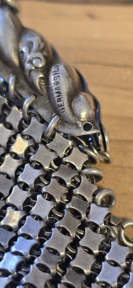 Antiguo Nuevo Monedero Alemán Malla Plata Repoussé Floral, Monedero de Baile 1900 Foto 3 de 3