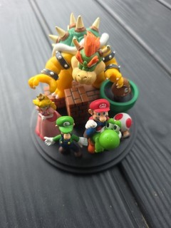 2010 Official Club Nintendo Platinum Award Super Mario Characters Statue