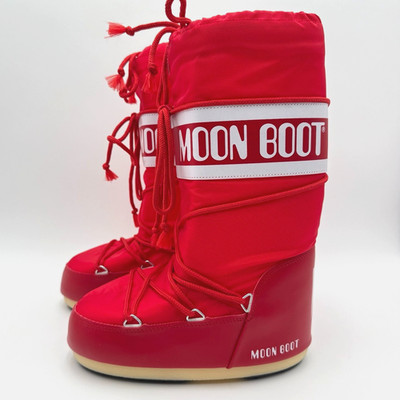 MOON BOOT Icon Water Resistant Winter Boots 4.5-7 Women's / 35-38 EU Red