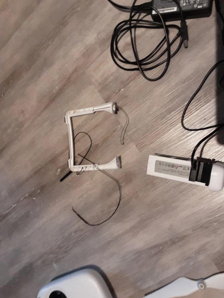 DJI Phantom 3 SE Drohne defekt | fliegt aber unstabil | mit Akku + Fernbedienung - Bild 4 von 4